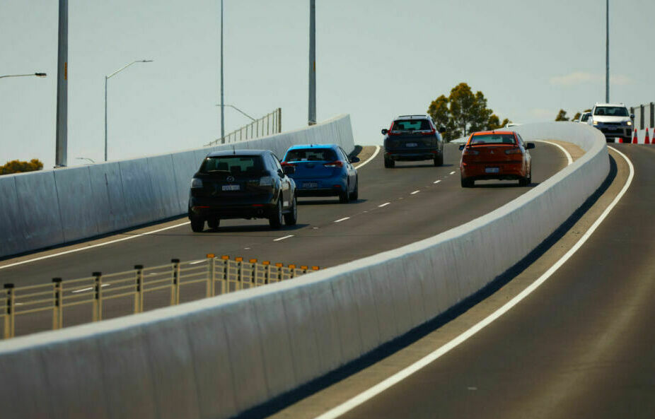 Geoquest civil construction a road in Western Australia with cars