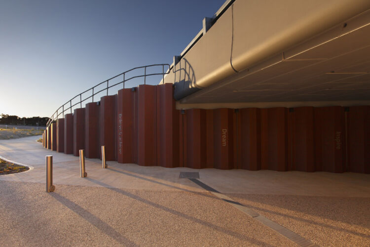 Reinforced-Earth®-walls with-precast-concrete-panels in Drysdale