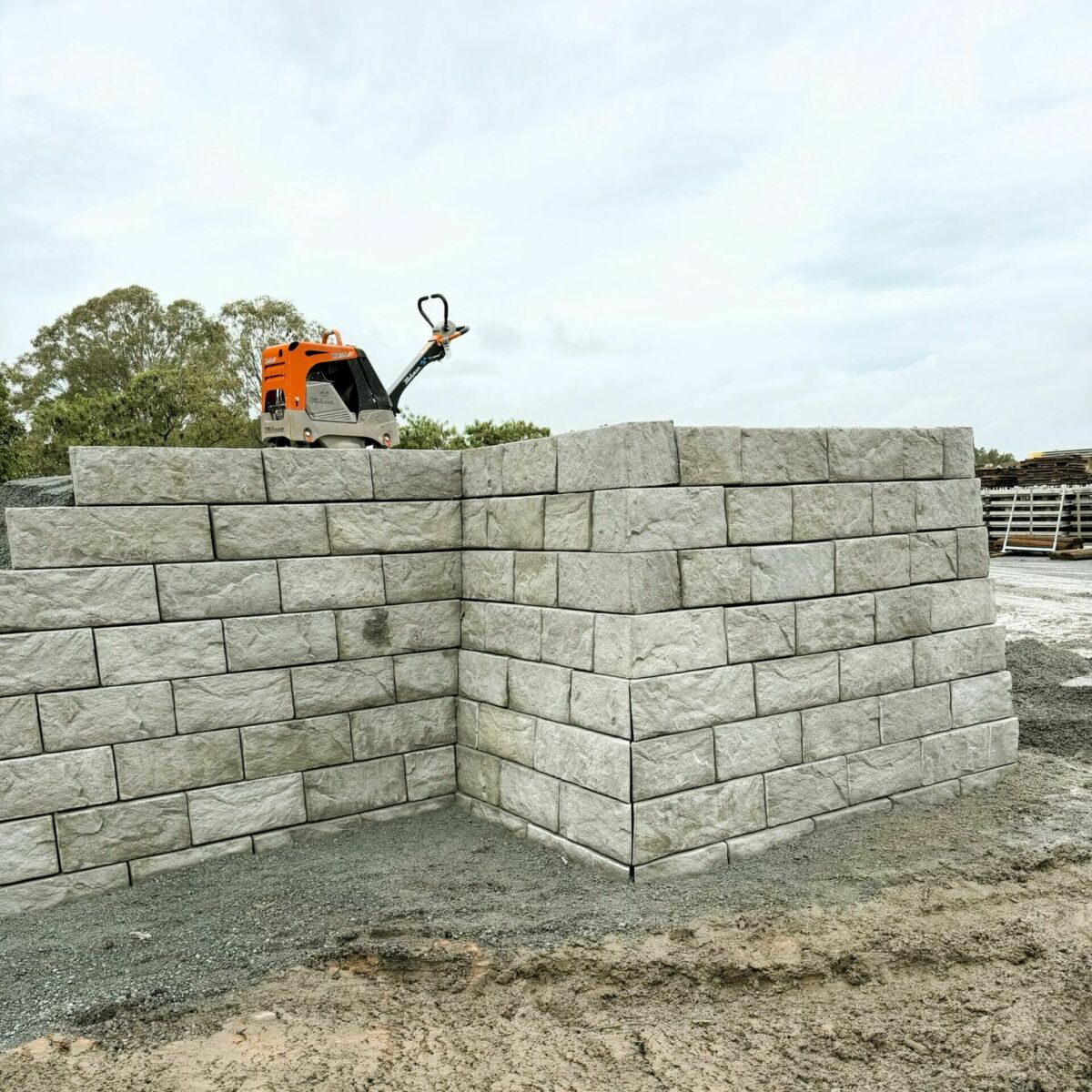 IModular retaining walls housing developments & public infrastructureMG_0093 Retaining walls for housing developments and public infrastructure modular system