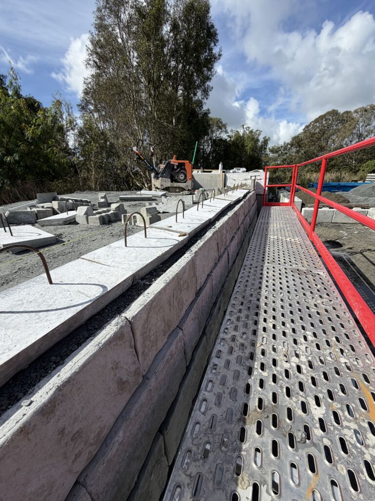 Modular retaining wall TerraStack manual handling construction Constrcution of modular manual handling retaining wall, TerraStack